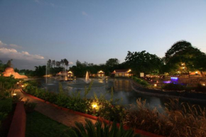 Отель Silent Shores Resort & Spa  Чамраджпура